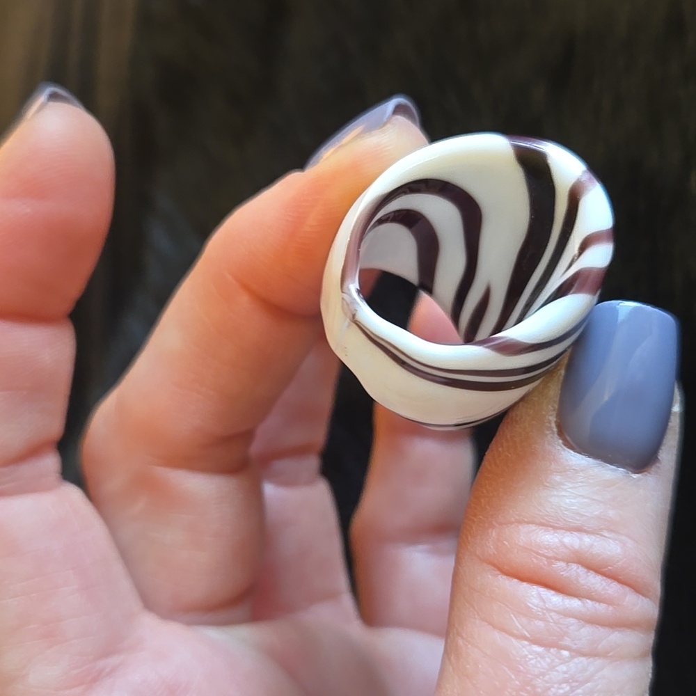 Murano Glass Ring With Zebra Pattern - image 4